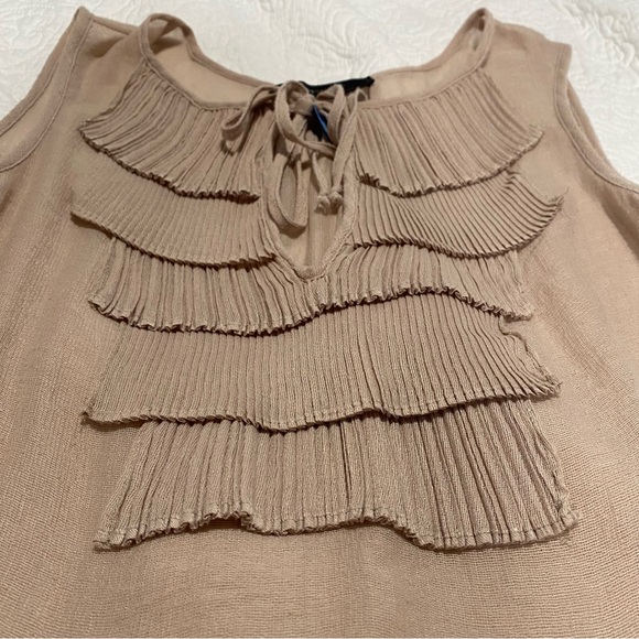Ruffle Sleeveless Keyhole Top - Picture 9 of 9